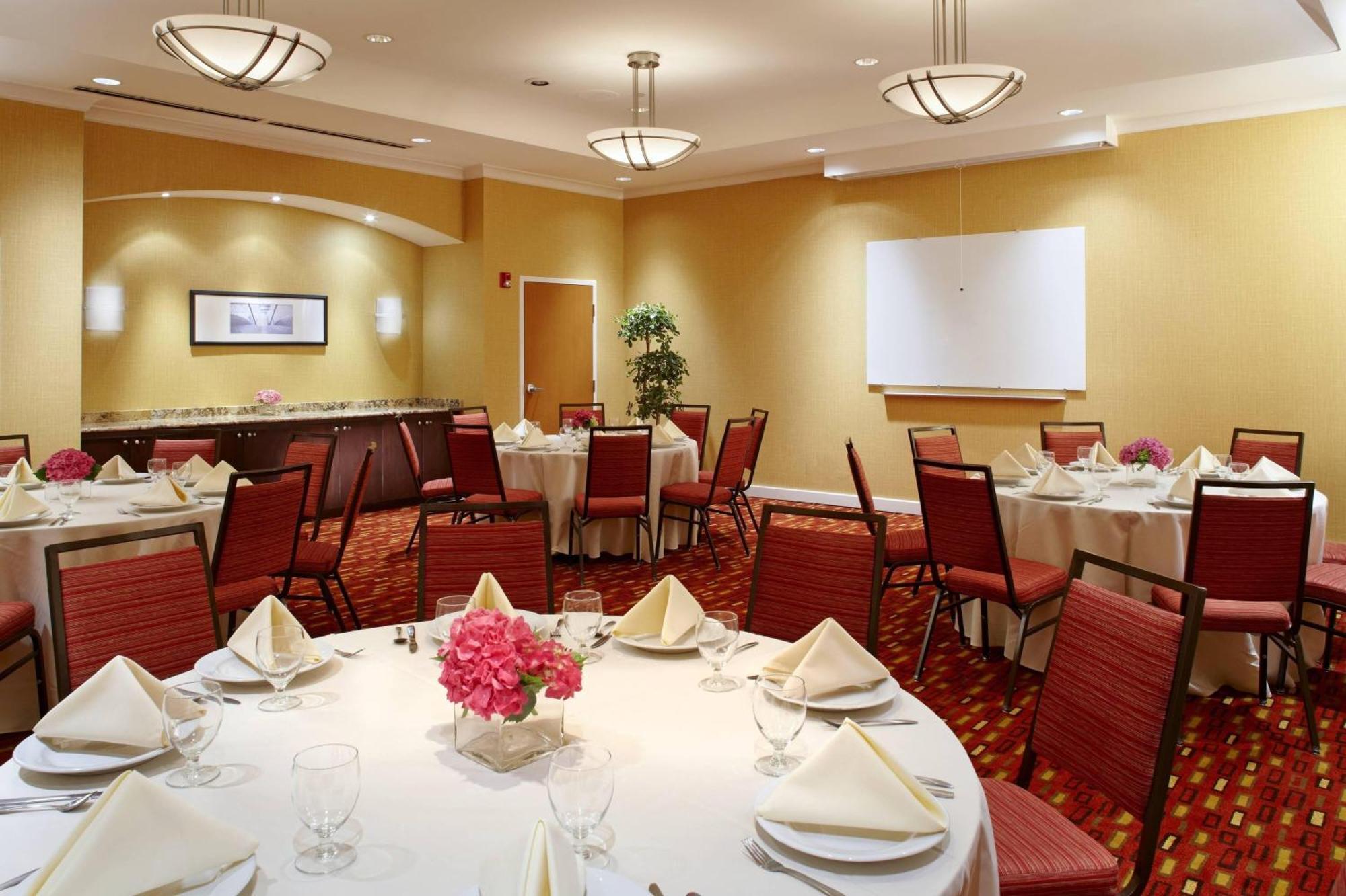 Courtyard By Marriott Pittsburgh West Homestead Waterfront Εξωτερικό φωτογραφία